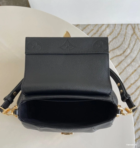 VUITTON LOUIS FAVORITE 0105